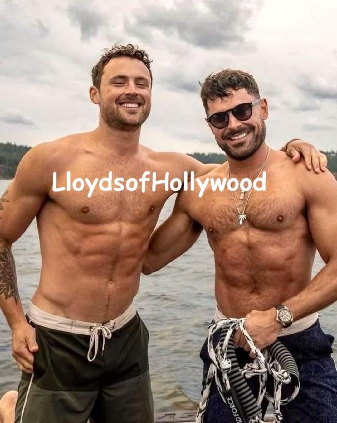 Zac Efron Handsome Actor Muscular Body With His Brother Producer Dylan(02)