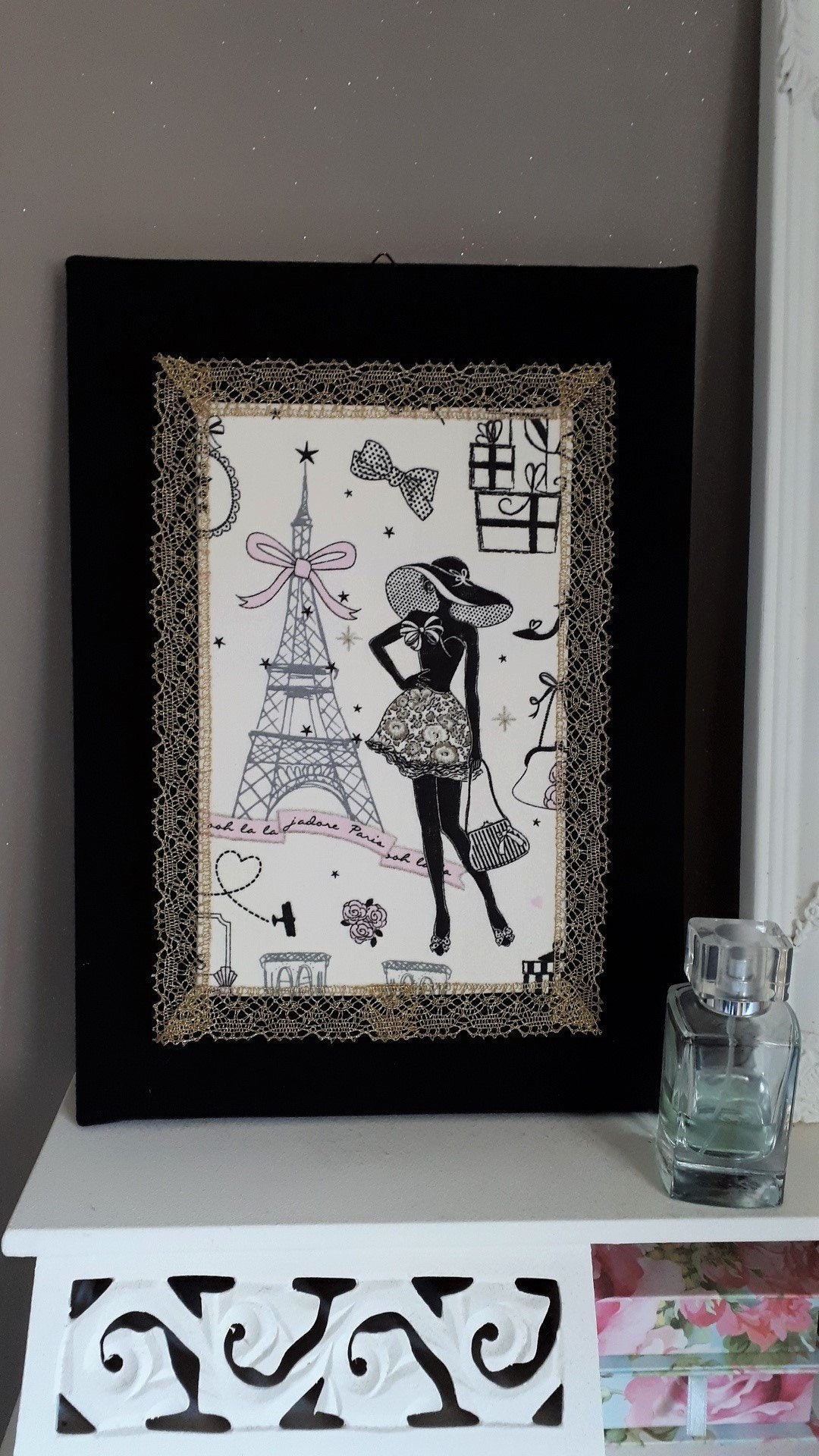 Tableau en Relief Tissu et Dentelle