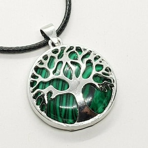 Malachite Healing Quartz Tree of Life Gemstone Round Pendant Chain Necklace Green Chakra Anxiety