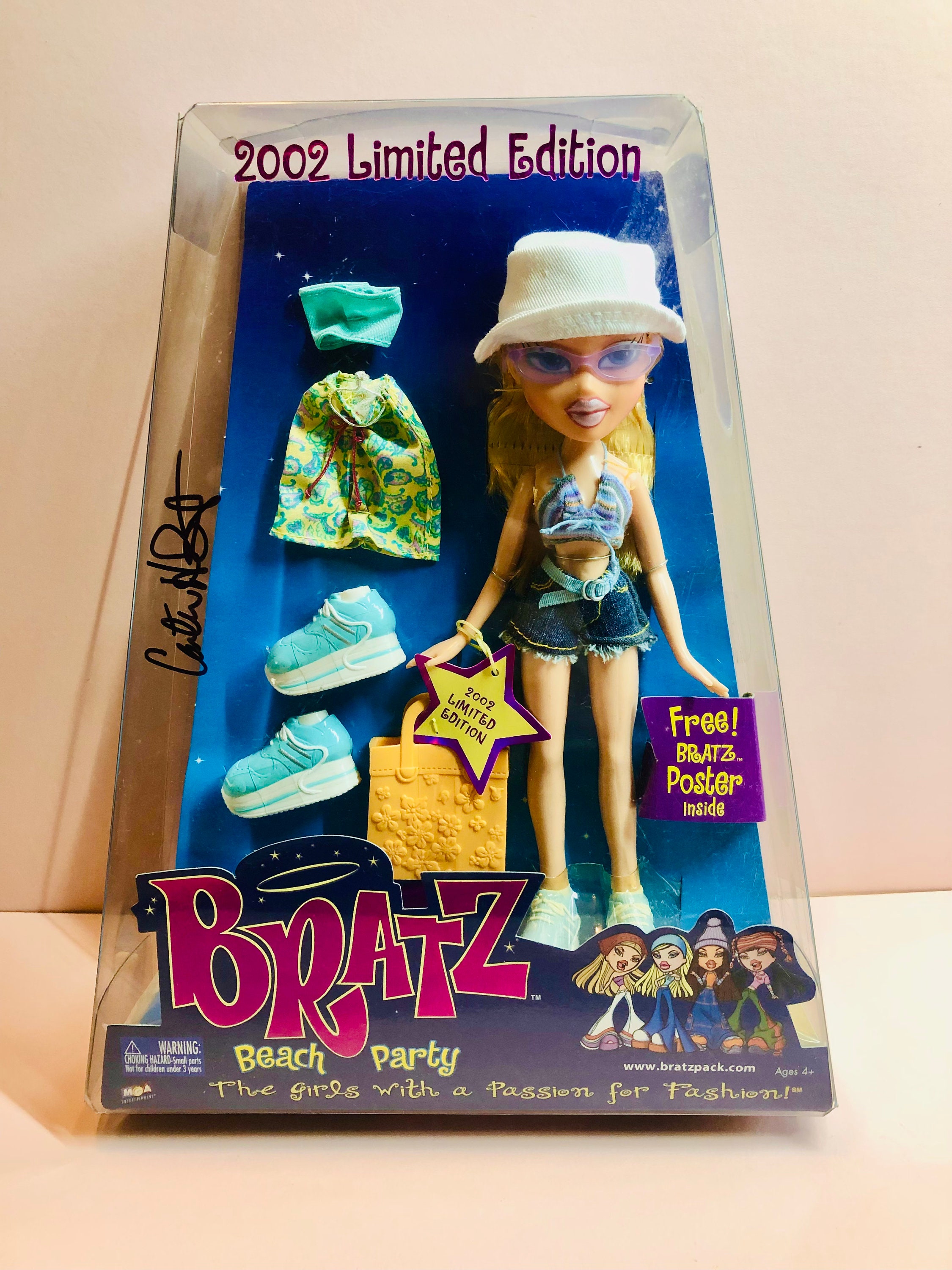 Bratz Beach Party Cloe Original 2002 Edition. Autographed by Bratz