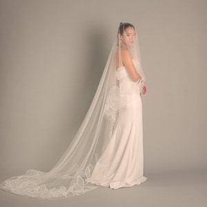 ROSIE| Drop chapel organza floral veil/ Custom veil/ Chapel wedding veil/ Floral veil embroidered/ Embroidered veil/ Flower veil/ Schleier