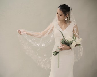 ZANA | Romantic fingertips embroidery floral veil/ Custom veil/ Fingertips wedding veil/ Wedding veil/ floral veil/ TA.V078