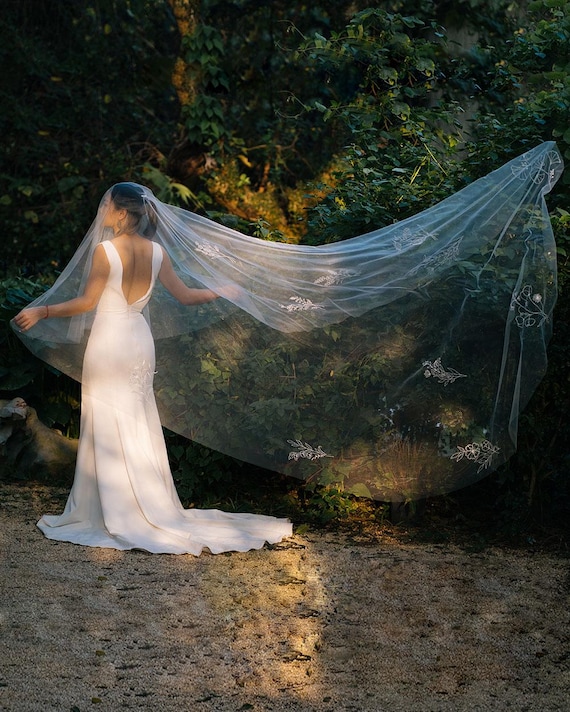RAYNA With Blusher| Chapel Embroidery Floral Veil/ Floral 