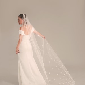 SADIE | Custom Chapel Veil/Wedding Veil with Petals/ Petal chapel veil/3D organza veil |TA.V.075