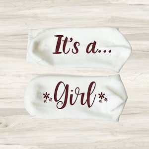Pregnancy Gift-New Mom Gifts-Growing a Tiny Human-Mom Socks-New Mom-Mom Gift-Pregnant Mom Gift-Expecting Mom-Baby Shower Gift-Mother&#39;s Day