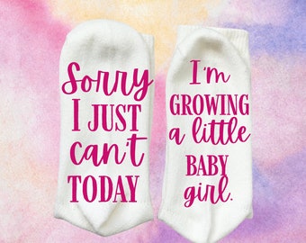 Pregnant Mom Gift, Growing a Tiny Human Pregnancy Gift, New Mom Gifts, Mom Socks, Mom Gifts, Expecting Mom, Baby Shower Gift, Mother's Day