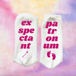 Expect Mom Gift Gift Pregnancy Reveal New Baby Announcement Pregnant Gift Mom to be Pregnancy Gift Gift for New Mom