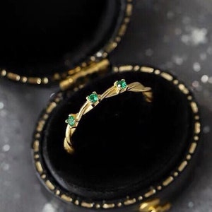 Three Emerald Stone Ring, Green Emerald Ring, Gemstone Engagement Rings, Real Emerald Rings, Emerald Band Ring, 14K Rose Gold Emerald Ring
