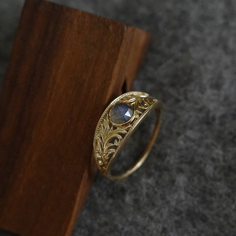 14K Solid Gold Vintage Labradorite Ring, Labradorite Ring, Labradorite Stone, Gemstone Engagement Rings, Labradorite Engagement Ring image 3