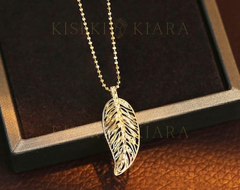 18k Solid Gold Realistic Leaf Pendant, Detailed Leaf Charm, Leaf Motif Pendant, Intricate Leaf Design Pendant, Handcrafted Leaf Jewelry