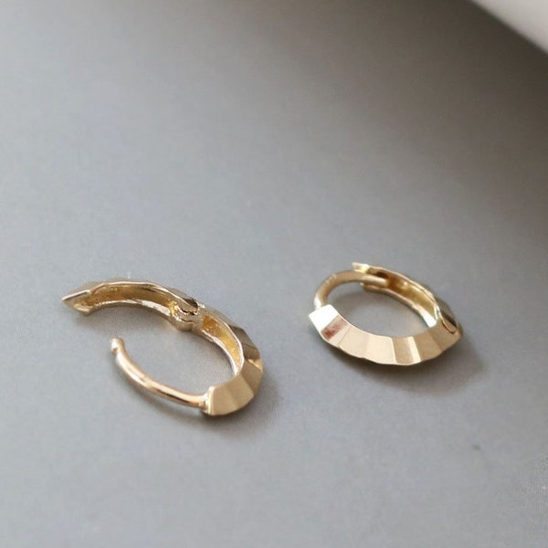 10k Solid Gold Angular Hoop Earrings For Women, Delicate Reflective Huggies, Stackable Helix Piercing, Unique Cartilage Hoop Everyday Wear