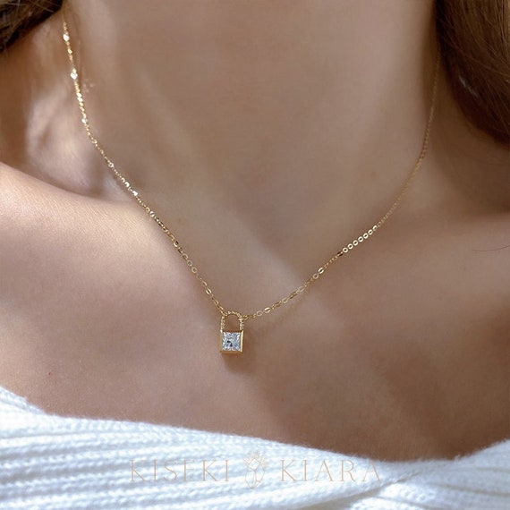 14k Solid Gold Diamond Key Lock Pendant Clavicle Chain Necklace