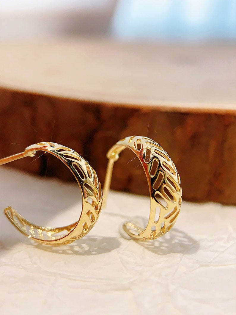 10k Solid Gold Vintage Curved Stud Earrings, Hollow Hoop Earrings, Modern Twist Earrings, Fashionable Hoop Earrings, Bold Statement Earrings image 5