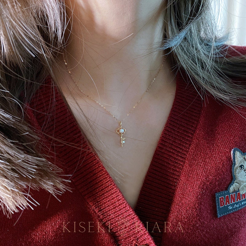 Vespernyc rose hotsell necklace
