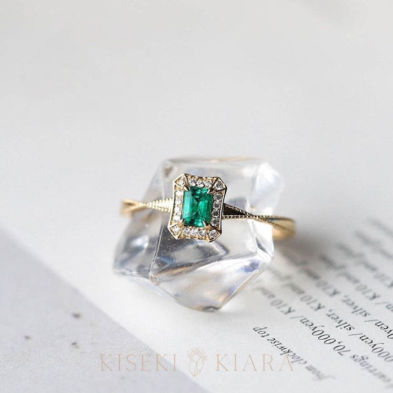 Emerald Green Engagement Ring | Ouros Jewels