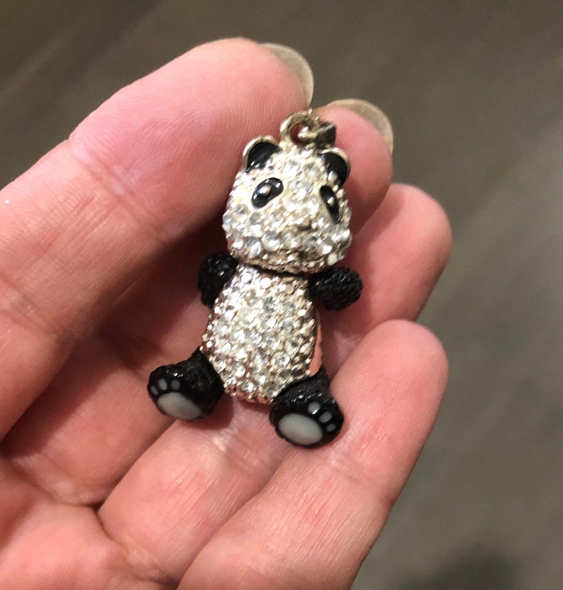 Charming pendant chain with a teddy bear and sweeping stones,romantic necklace,casual necklace.