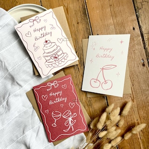 Juego de 3 tarjetas de cumpleaños rosas, con diseños femeninos y únicos. Se venden por unidad. Tarjetas de felicitación hechas a mano para ocasiones especiales.