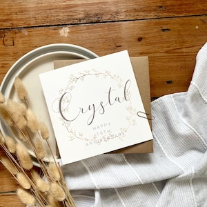 Tarjeta personalizada de 15.º aniversario de cristal: elegante corona floral, mensaje personalizado para esposa, esposo, padres y amigos especiales, AR15