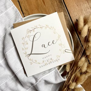 Tarjeta de aniversario de bodas número 13: Tarjeta de aniversario de encaje para cónyuge o pareja: Tarjeta romántica elegante para celebrar 13 años de matrimonio, AR13
