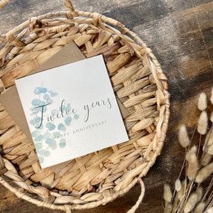 Tarjeta de aniversario de seda para el 12.º aniversario de bodas, para esposa, esposo, mamá y papá, amigos especiales, yerno, hija, AE12