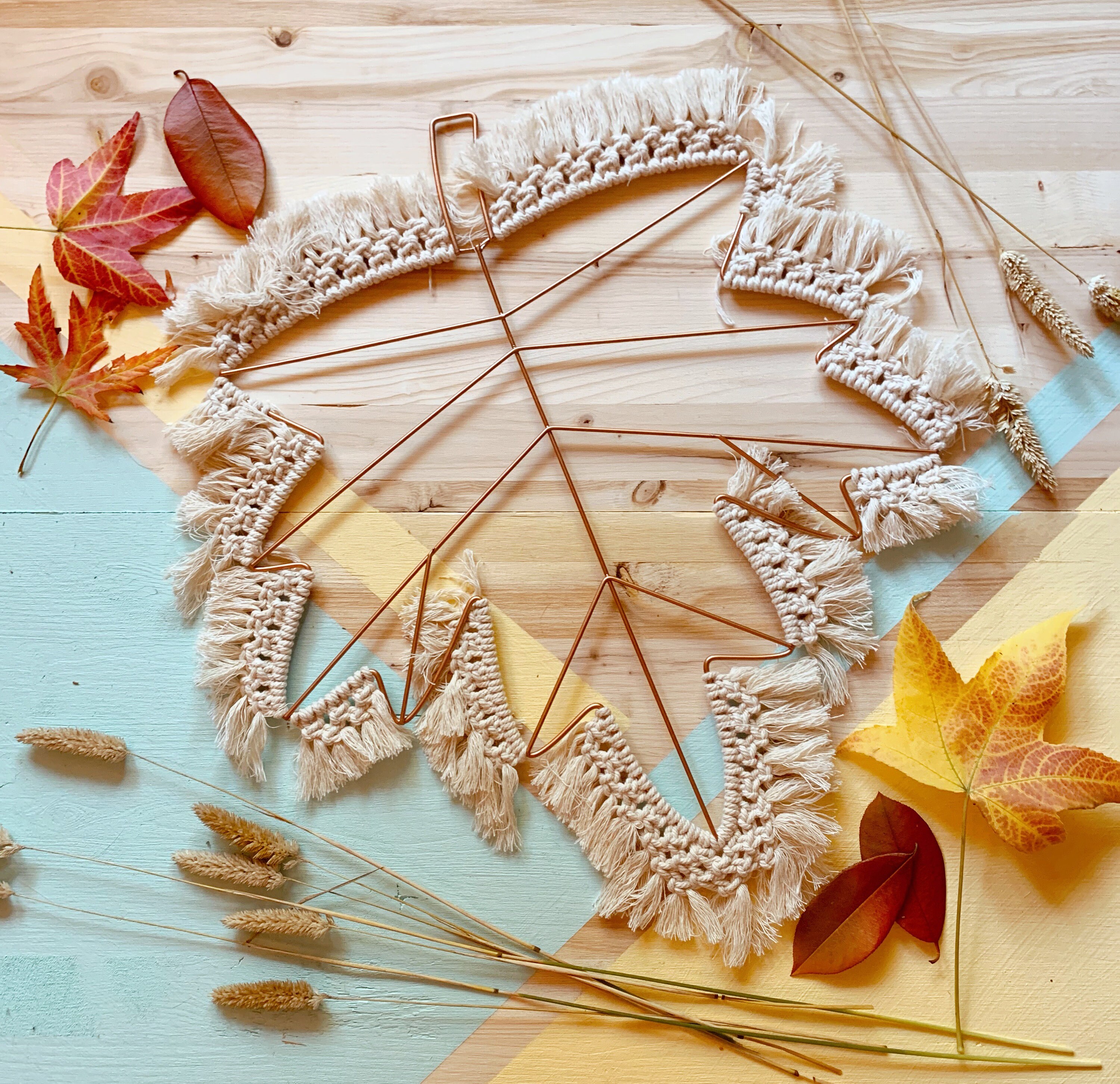 Érable; Une Couronne de Feuille d'érable d'automne Macramé