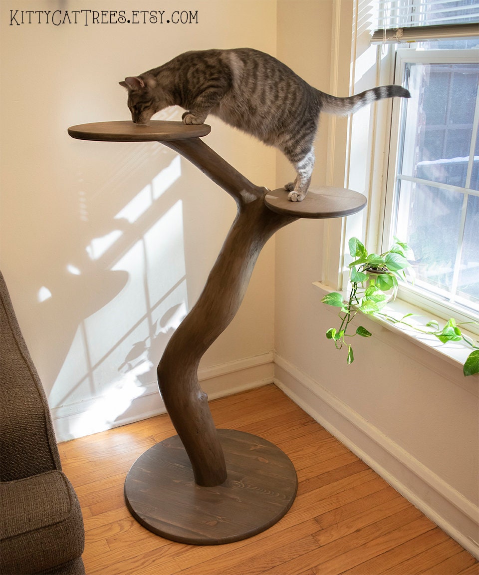 NATURAL HANDMADE CAT TREE