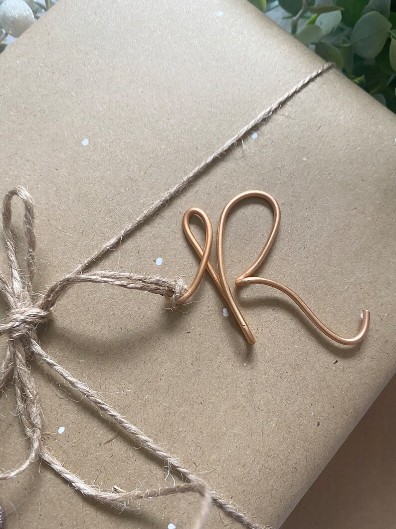 Personalised initial Wire Christmas decorations, Christmas name place settings. image 3