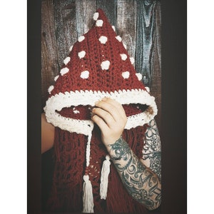 Crochet, amanita, mushroom, hood, cowl, hooded cowl, hat, forestcore, cottage core, fairycore, red with white spots. MADE TO ORDER!