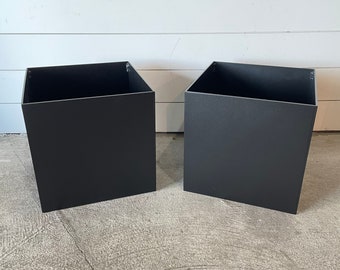 Square planter boxes (set of two)