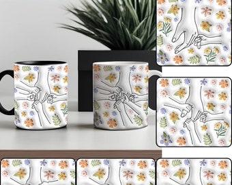 Paquete personalizado sosteniendo la mano de mamá diseño de taza con efecto inflado 3D, taza de café floral de mamá png, taza floral del día de la madre, sosteniendo la mano de la abuela