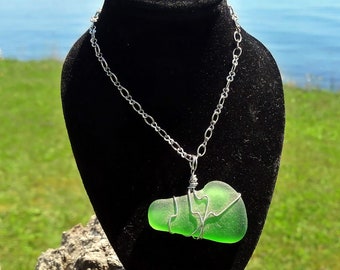 Green sea glass necklace, Gift for her, Adjustable chain, Unique and authentic, Authenticity certificate, Green pendant, Free shipping