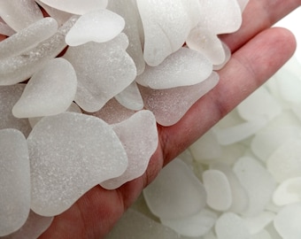 Verre de plage blanc authentique, mélange de taille moyenne et large, du Québec