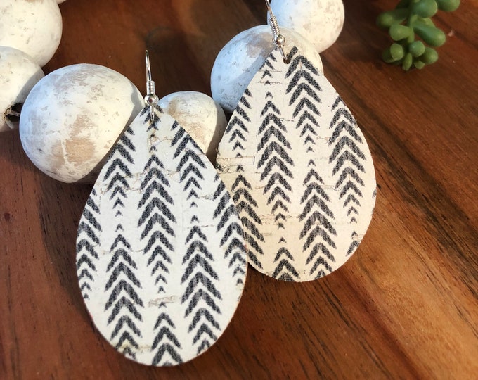 Teardrop arrowhead cork on leather earrings