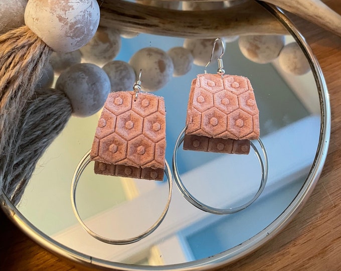 Light pink honeycomb leather and silver hoop dangle earrings, hexagon