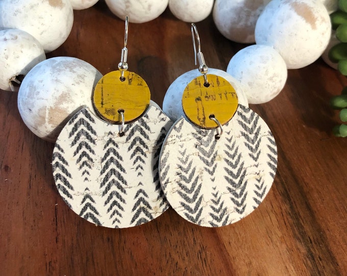 Arrowhead and yellow cork on leather earrings
