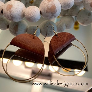 Brown saddle leather and gold hoop earrings