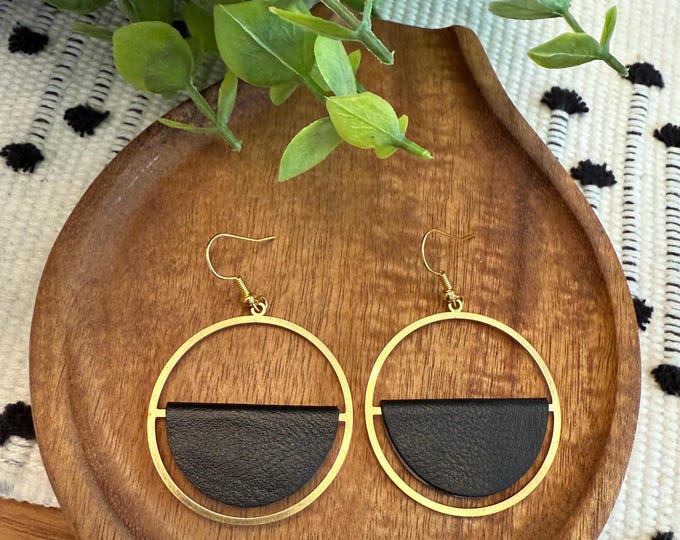 Brown or black half loop leather and gold circle earrings