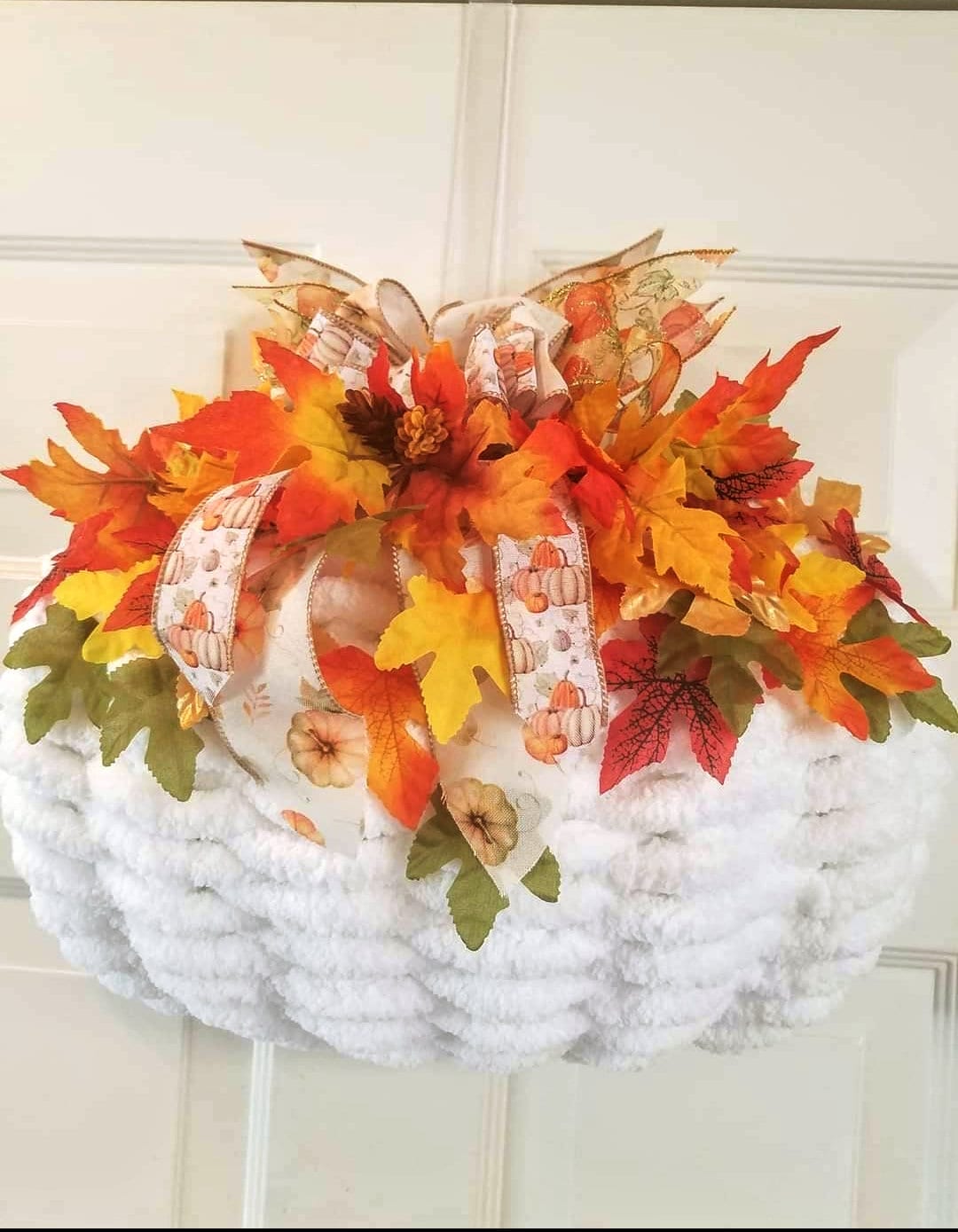 Fall decor, Fall pumpkin,  Yarn pumpkin with fall leaves, Fall decor, fall wall hanger