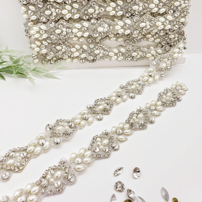 Pearl Trim Bread Top