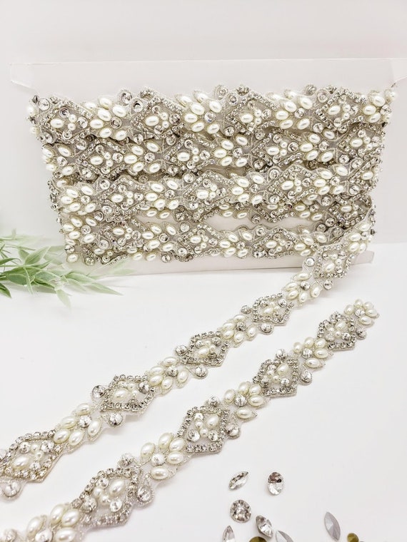 Vestidos de novia con perlas y diamantes best sale