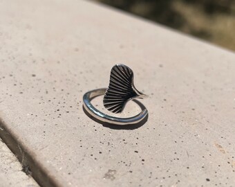 Sterling Silver Whale Tail Ring . Gift for Sea Lovers . Ocean Theme . Whale Fluke . Fish . Beach Summer Jewelry . Nautical . Adjustable