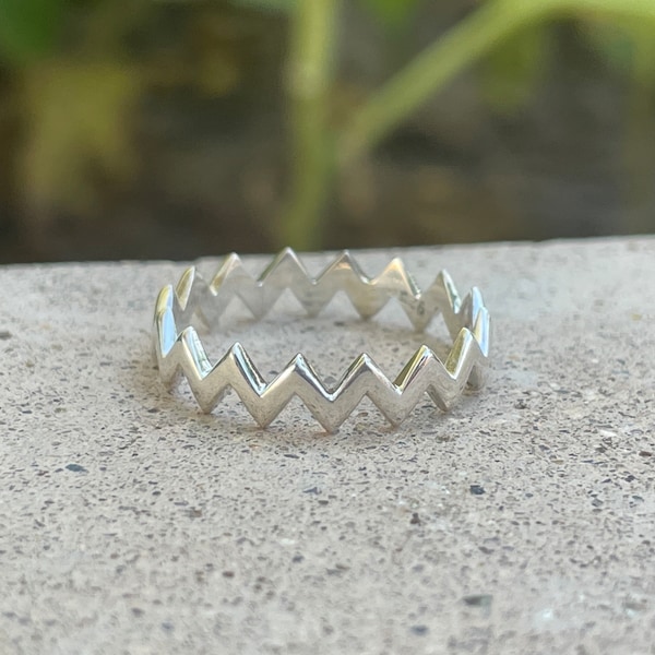 Sterling Silver Zig Zag Ring • Flat • Wave • Minimalist • Dainty • Geometric • Thumb • Simple • Stacking • Gift for Her • Heart Rhythm