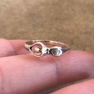 Sterling Silber Fruchtbarkeit Spiral Göttin Ring • Mond Tänzerin • Feministischer Schmuck • Girl Power • Selbstliebe • Silber Stapeln • Neue Mutter • Boob