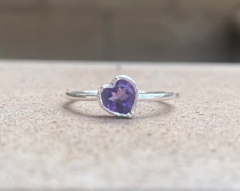 Heart Shaped Amethyst Silver Ring• February Birthstone • Simple • Dainty • Minimalist • Solitaire • Promise • Friendship • Gift for Her