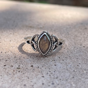 Triquetra Labradorite Ring . Celtic . 925 silver . Blue Stone . Trinity Knot . Promise Ring. Little Stacking. Gift . Women Triangular Ring