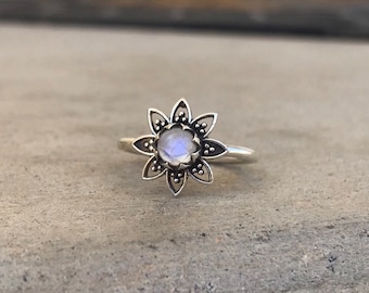 Regenbogen Mondstein Ring • Sterling Silber Blume • Floral • Boho • Hippie • Juni Geburtsstein • Edelstein Schmuck • Geschenk für Sie • Zigeuner