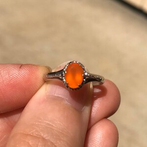 Zilveren carneoolring • Oranje steen • Edelsteenring • Stapelbaar • Dames • Ovaal • Minimalistisch • Dun • Moederdagcadeau