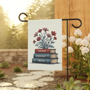 FDT Garden Flag, Anti Trump Garden Flag, Freedom Democracy Truth, Resist Political Yard Sign, Liberal, Democrat Outdoor Deco