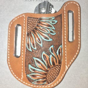Funda de cuchillo de cinturón de cuero repujado artesanal: funda duradera de estilo occidental para entusiastas de las actividades al aire libre. imagen 7
