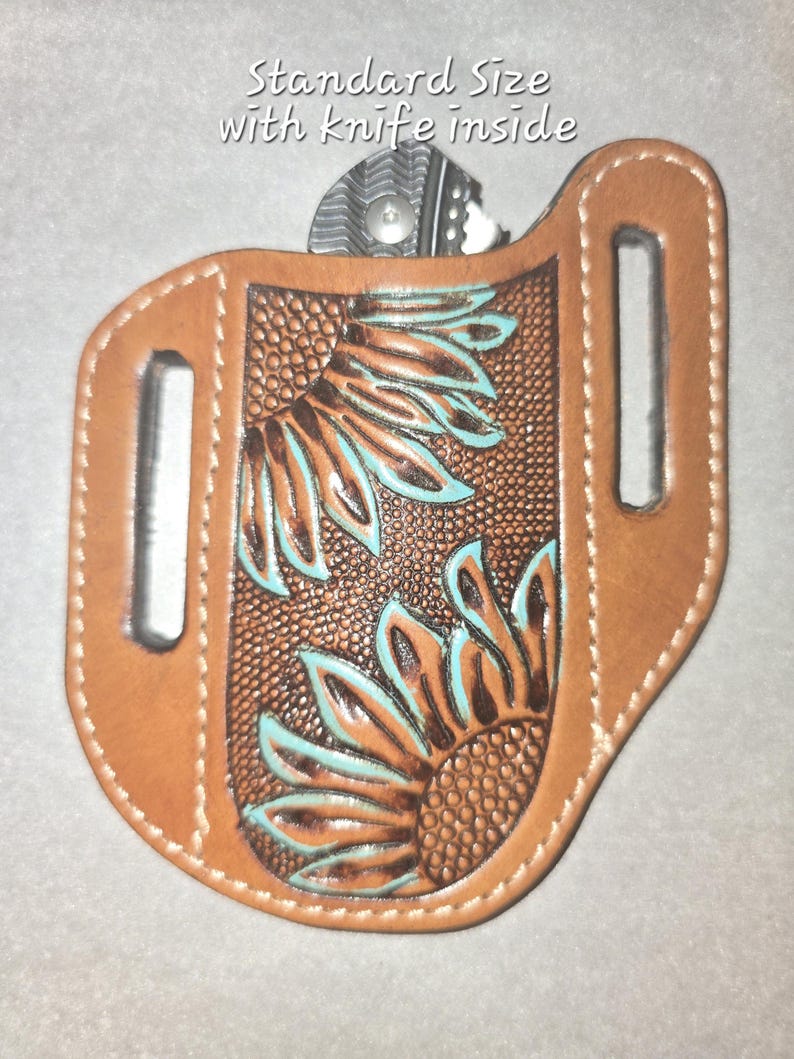 Funda de cuchillo de cinturón de cuero repujado artesanal: funda duradera de estilo occidental para entusiastas de las actividades al aire libre. imagen 7